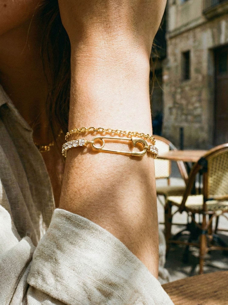 Pin Up Armband Lifestyle – Kristallarmband mit Nadel-Charm im eleganten Alltagsstil