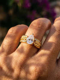Ring Angelo – Feder & Kristall – Lifestyle-Foto