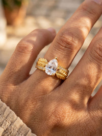 Ring Angelo – Feder & Kristall – Lifestyle-Foto