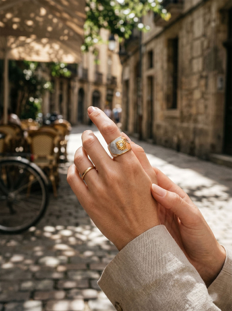 Ring Émaille Floral – Blüten-Émaille Coral – Nahaufnahme