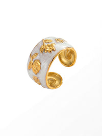 Ring Émaille Floral – Blüten-Émaille Crème – Produktbild auf weißem Hintergrund