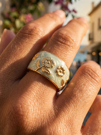 Ring Émaille Floral – Blüten-Émaille Mint – Lifestyle-Foto