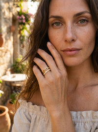 Ring Link Architect – Urbane Doppelkette Gold – Nahaufnahme