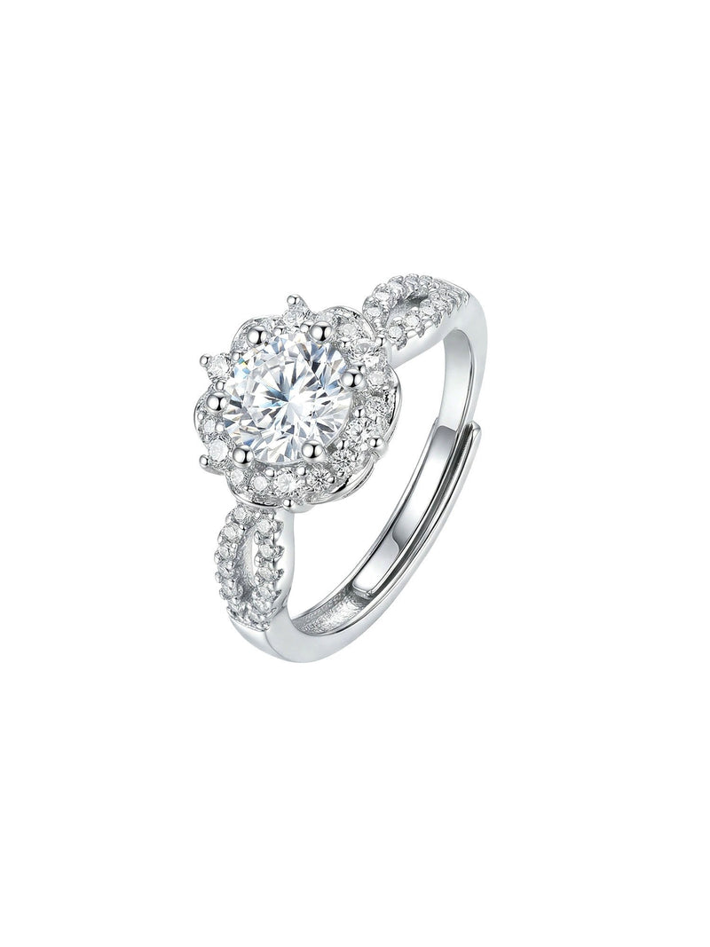 Silbernes Ring-Set Amour Einzelring-Detail Twist-Bandring auf weissem Hintergrund
