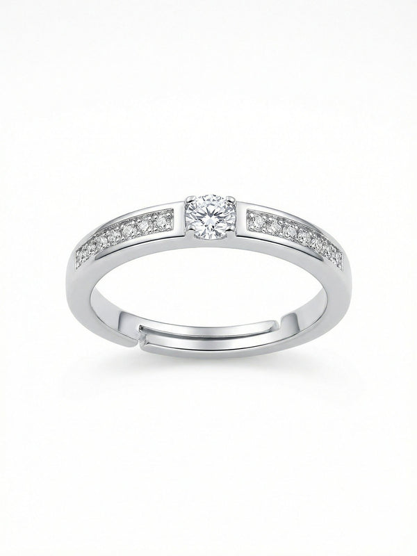 Silbernes Ring-Set Diagonal Set-Produktbild in geoeffneter schwarzer Samt-Schmuckbox