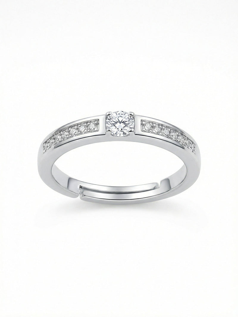 Silbernes Ring-Set Diagonal Set-Produktbild in geoeffneter schwarzer Samt-Schmuckbox