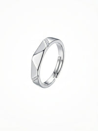Silbernes Ring-Set Diagonal Set-Produktbild Schmuckbox Draufsicht
