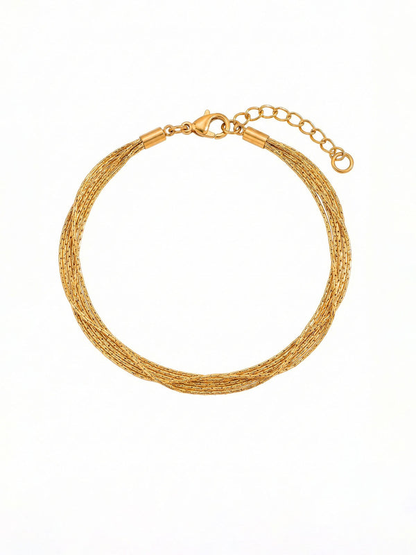 Silk Chains Armband – Fuenflagiges goldenes Armband aus feinen Ketten, 18K vergoldet, weisser Hintergrund