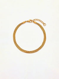 Silk Chains Armband Produktbild – Mehrfacharmband aus goldenen Ketten, verschiedene Strukturen sichtbar
