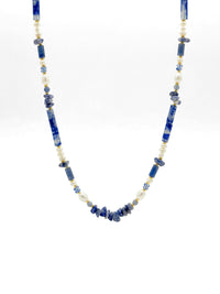 Kette Splitter Perlen – Produktbild auf weissem Hintergrund, Naturstein Halskette, Boho Schmuck