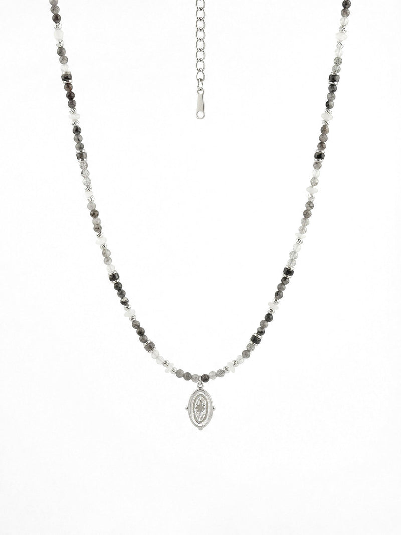 Kette Stern Oval Anhaenger – Produktbild auf weissem Hintergrund, Naturstein Halskette, Boho Schmuck