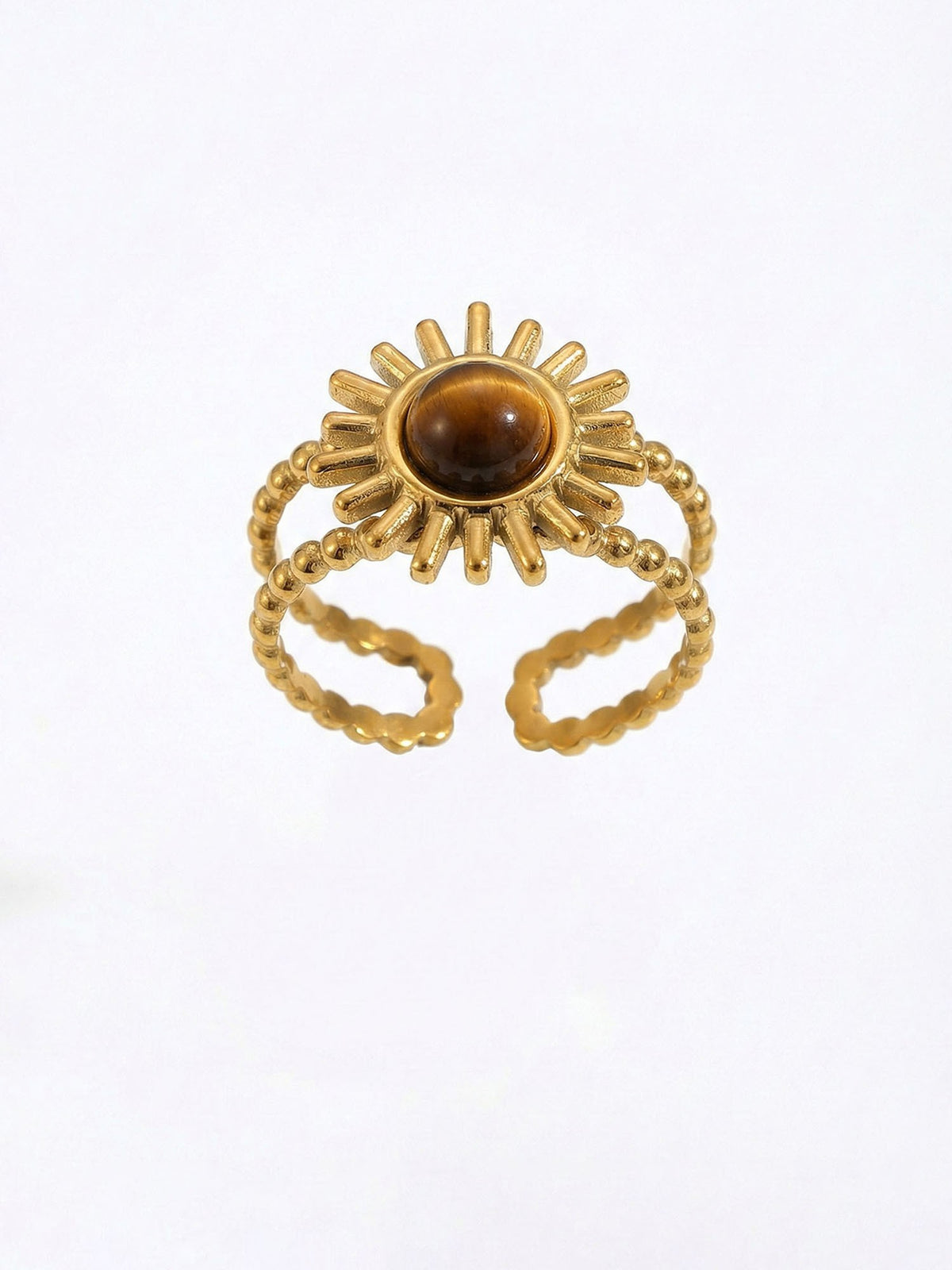 Sunburst Ring Produktfoto – vergoldeter Tigerauge-Ring mit Sonnenstrahlen-Design auf weissem Hintergrund