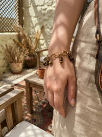 Armband Terra Forte – Tigerauge Charm Armband – Detail 2