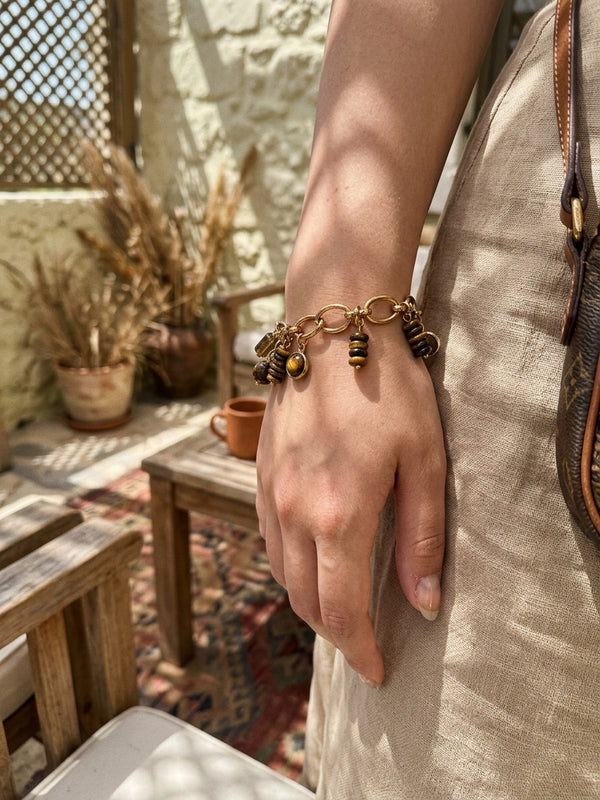 Armband Terra Forte – Tigerauge Charm Armband – Detail 2