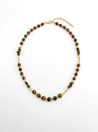 Kette Tigerauge Kurz – Produktbild auf weissem Hintergrund, Naturstein Halskette, Boho Schmuck