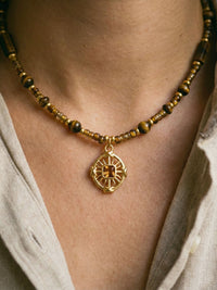 Tigerauge Onyx Kette 02 – auf weissem Hintergrund