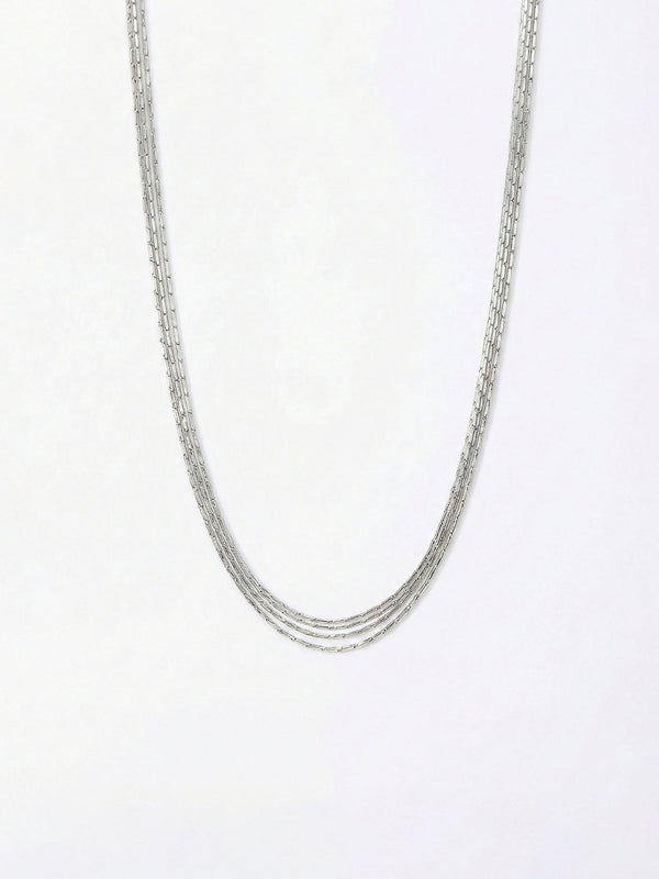 Triple Layer Silber Kette Produktfoto – dreifache Feingliederkette in Silber auf weissem Hintergrund