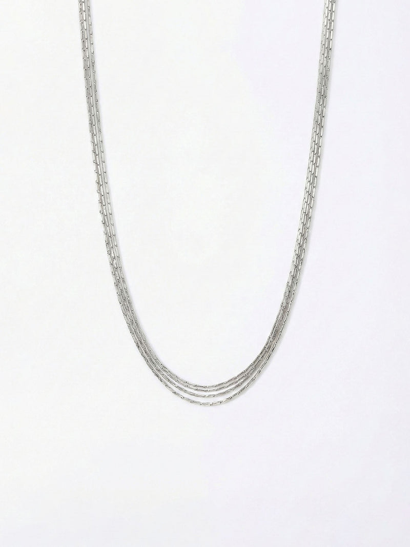 Triple Layer Silber Kette Produktfoto – dreifache Feingliederkette in Silber auf weissem Hintergrund