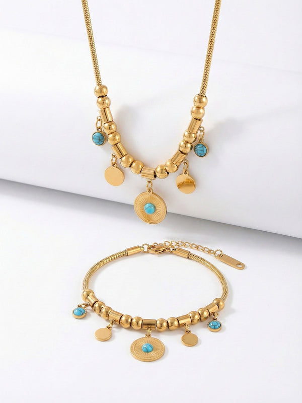 Goldenes Ketten- und Armband-Set mit Tuerkis und Muenz-Charms - Boho Schmuck Produktfoto mit Verlaengerungskette