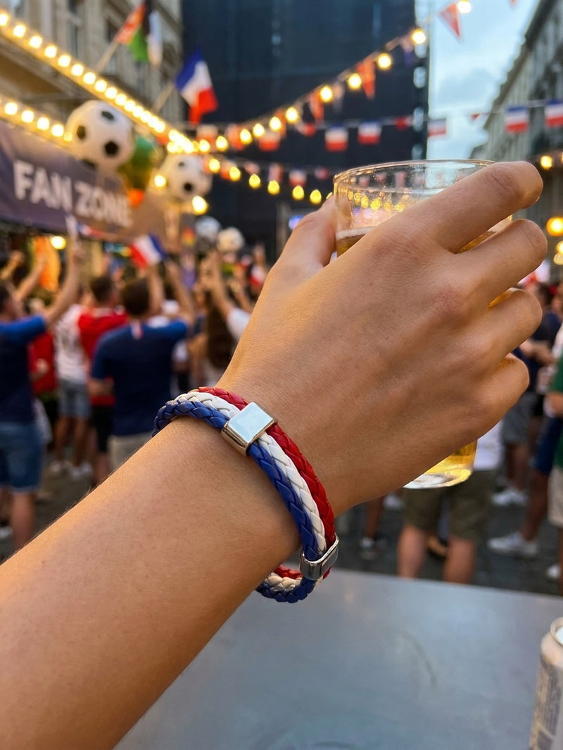 Armband WM 2026 – Geflochtenes Leder Fan Armband mit Nationalflagge – Frankreich – Detail 2
