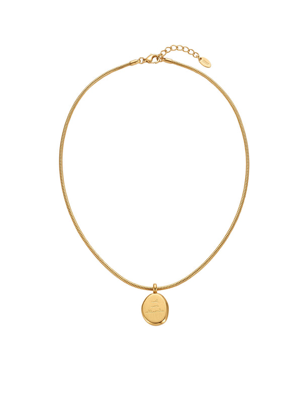 Kette Adorable mit Gravur-Anhänger Gold – Weißer Hintergrund, Gesamtansicht
