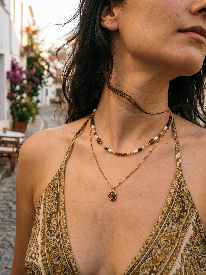Schutzstein-Kettenset mit Tigerauge 18K Vergoldung – Boho-Style Tragebild