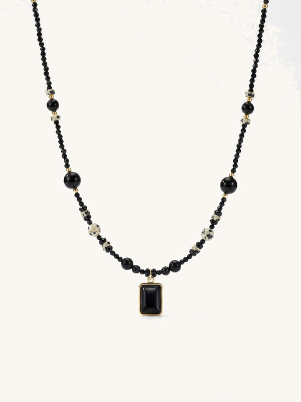 Onyx Dalmatiner Anhaenger Kette 01 – auf weissem Hintergrund
