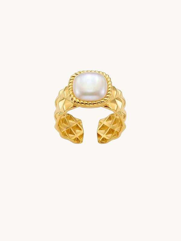 Royal Cushion Statement-Ring Gold Produktbild auf weissem Hintergrund