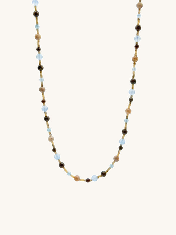 Kette Blaubraun Naturstein – Produktbild auf weissem Hintergrund, Naturstein Halskette, Boho Schmuck