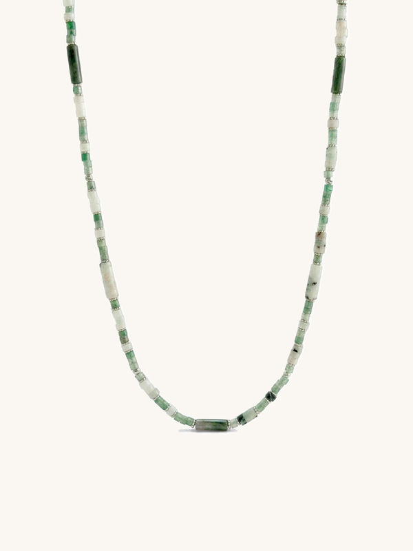 Kette Erdbeerquarz Pur – Produktbild auf weissem Hintergrund, Naturstein Halskette, Boho Schmuck